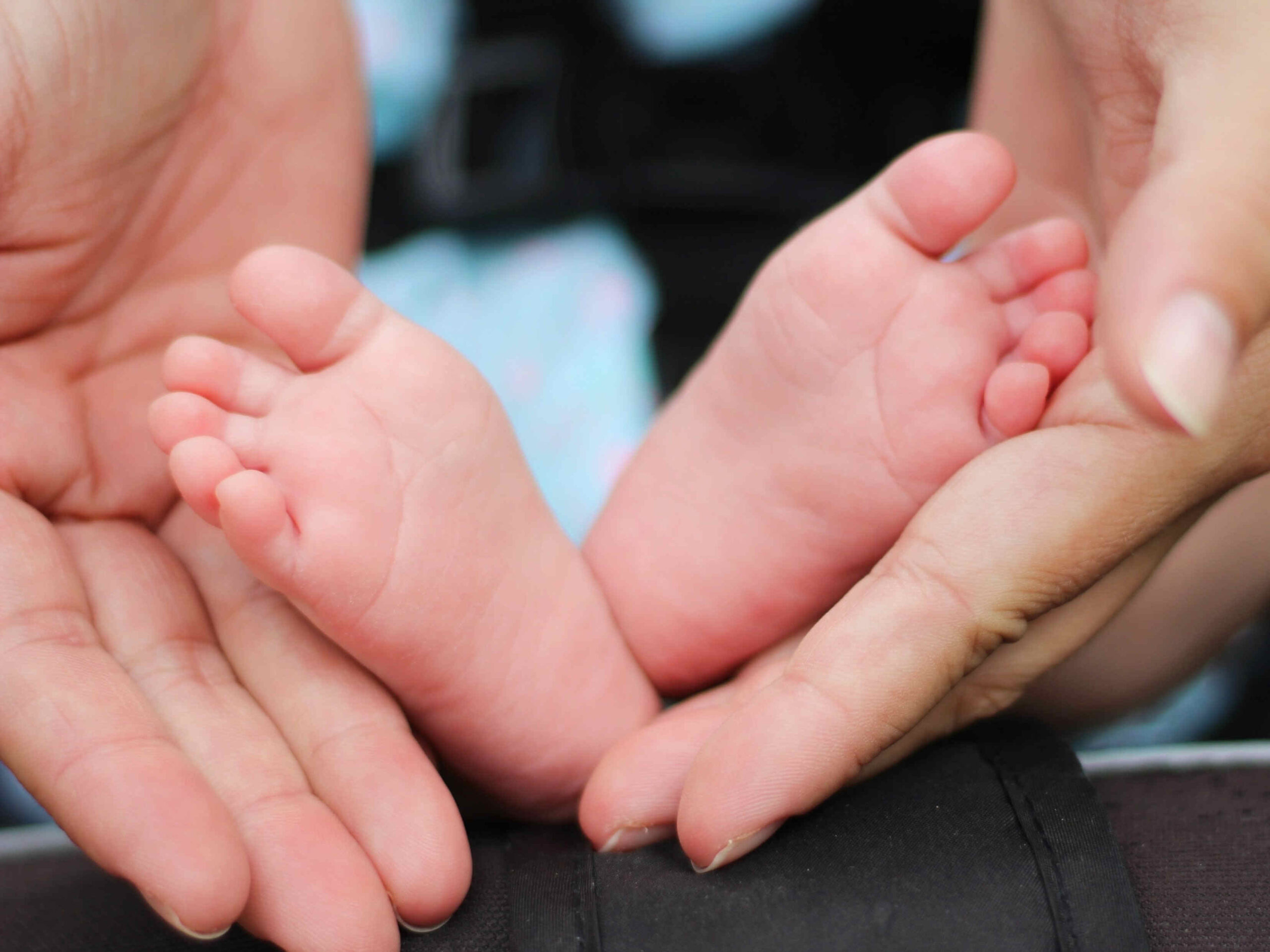 essential oils for postpartum care